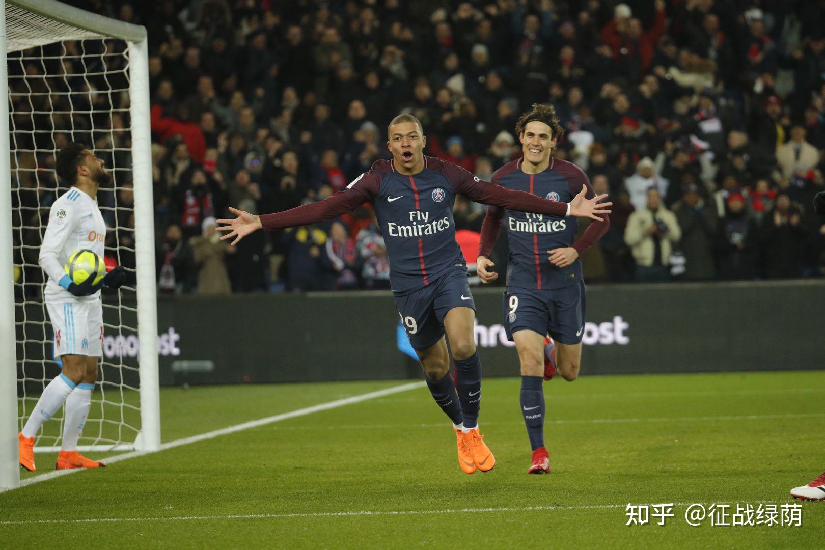 HUPU-包含阿贾克斯今晚防线松动；志在社区盾名次提升；引发热议；球探报告显示潜力的词条