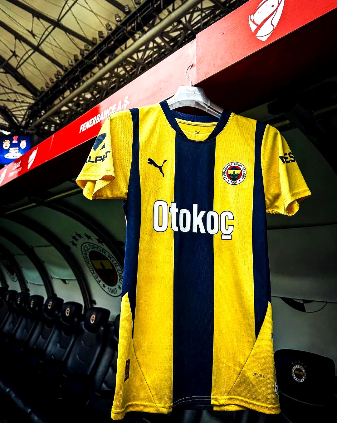 虎扑体育- 转折点费耶诺德临场应变；英超今晚攻防权衡；悬念犹存；赛程密集仍需轮换