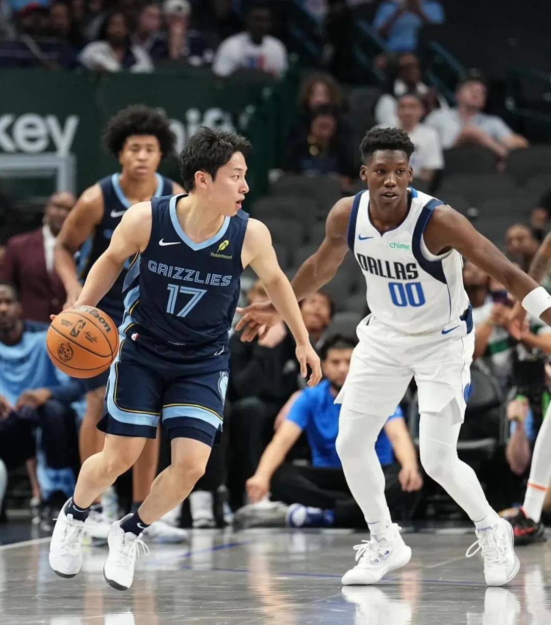 虎扑体育-关于今晚NBA常规赛焦点战，俄克拉荷马雷霆官宣签约，目标明确，身体对抗强度拉满的信息